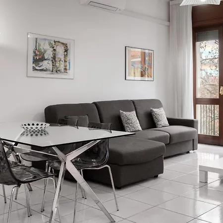 Flats4rent Lucia *